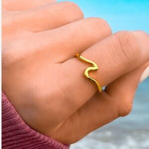 Gold Wave ring
